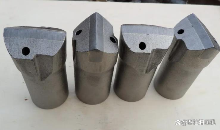 400噸與800噸鑿巖釬具熱鍛液壓機模鍛壓快速成型技術解析